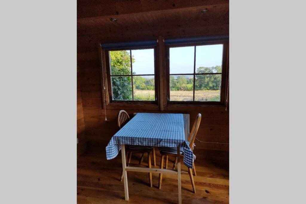 Self Catering Garden Lodge Лудлоу Экстерьер фото